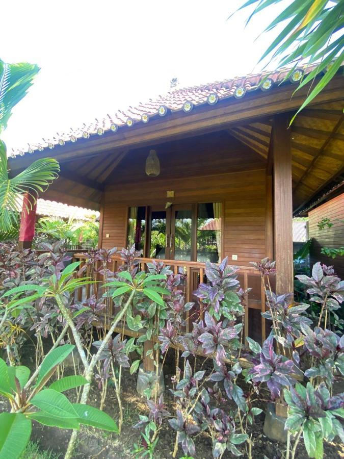 Island Garden Huts Lembongan Bed & Breakfast Exterior photo